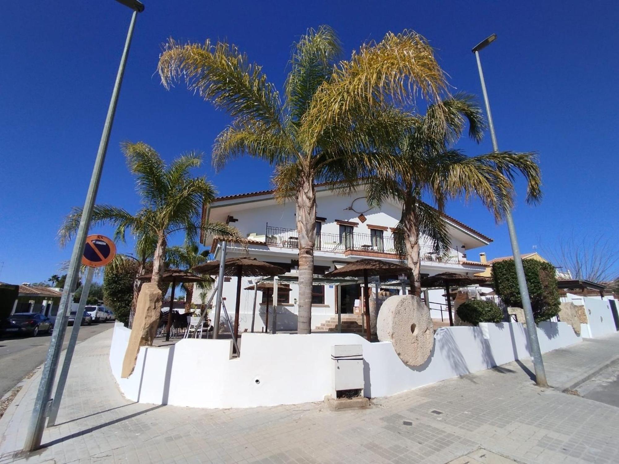 Hostal Espai Mediterrani Puebla de Vallbona Exterior photo